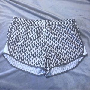 ⛳️GUC! Danskin Now Grey & White Workout Shorts⛳️